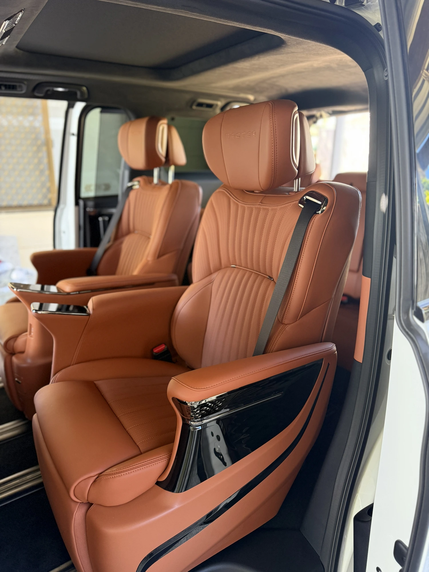 Executive Van — photo 4
